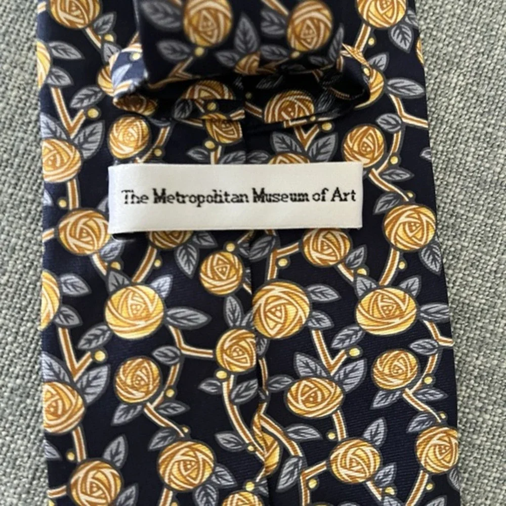 Metropolitan Museum of Art Mens 100% Silk Tie Gold Blue Green‎ Flora Made Italy
